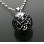 Bola negru cu bule argintii (lanț argintiu)